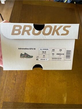 Brooks Adrenaline GTS 10 Green with Red Accent Sneakers
